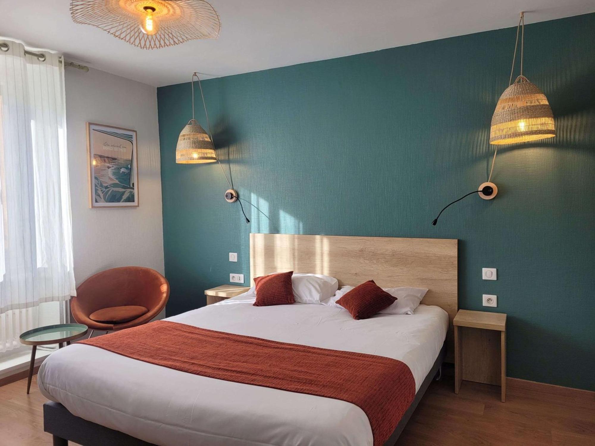 Brit Hotel Des Halles Конкарно Экстерьер фото