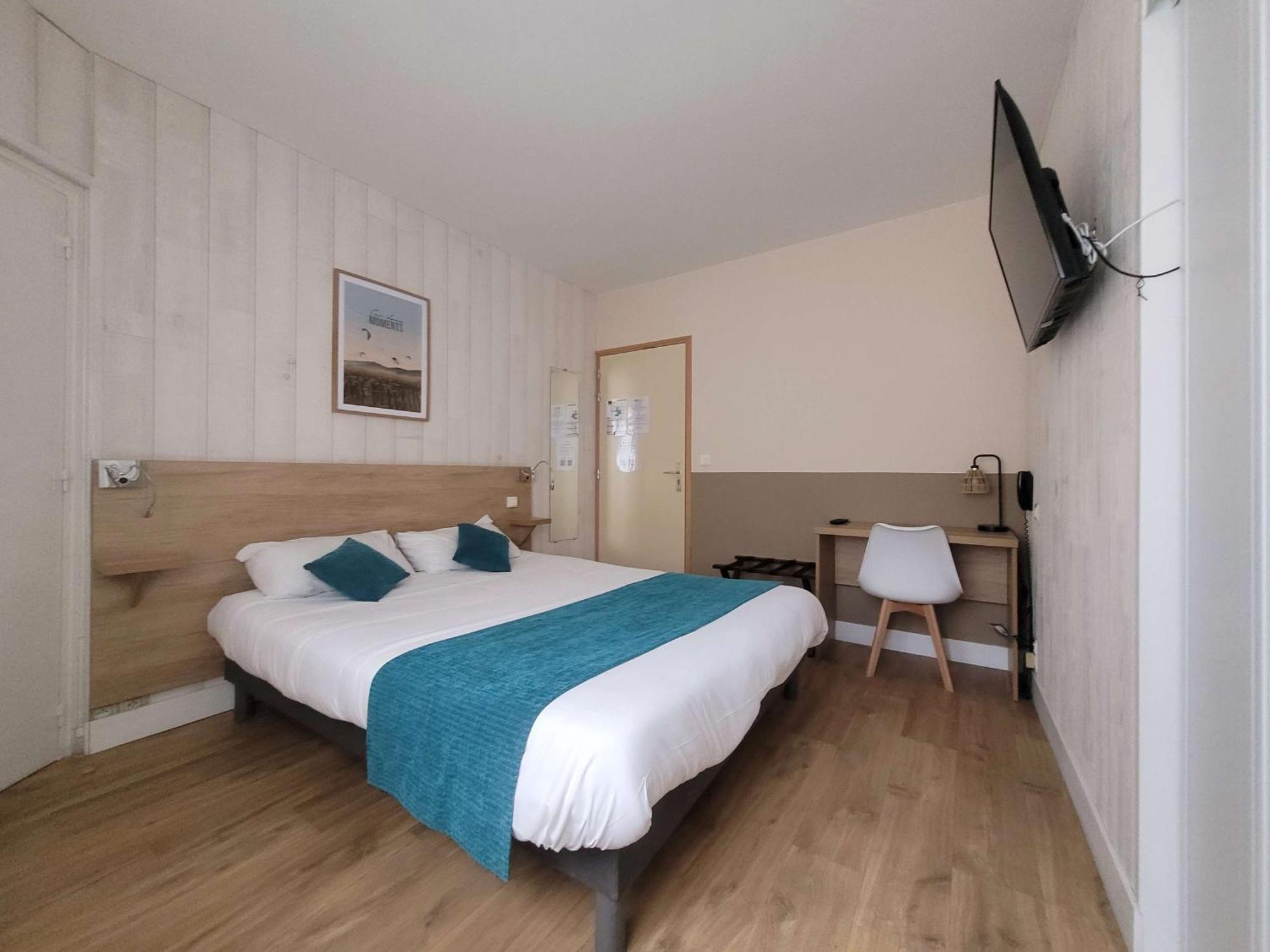 Brit Hotel Des Halles Конкарно Экстерьер фото