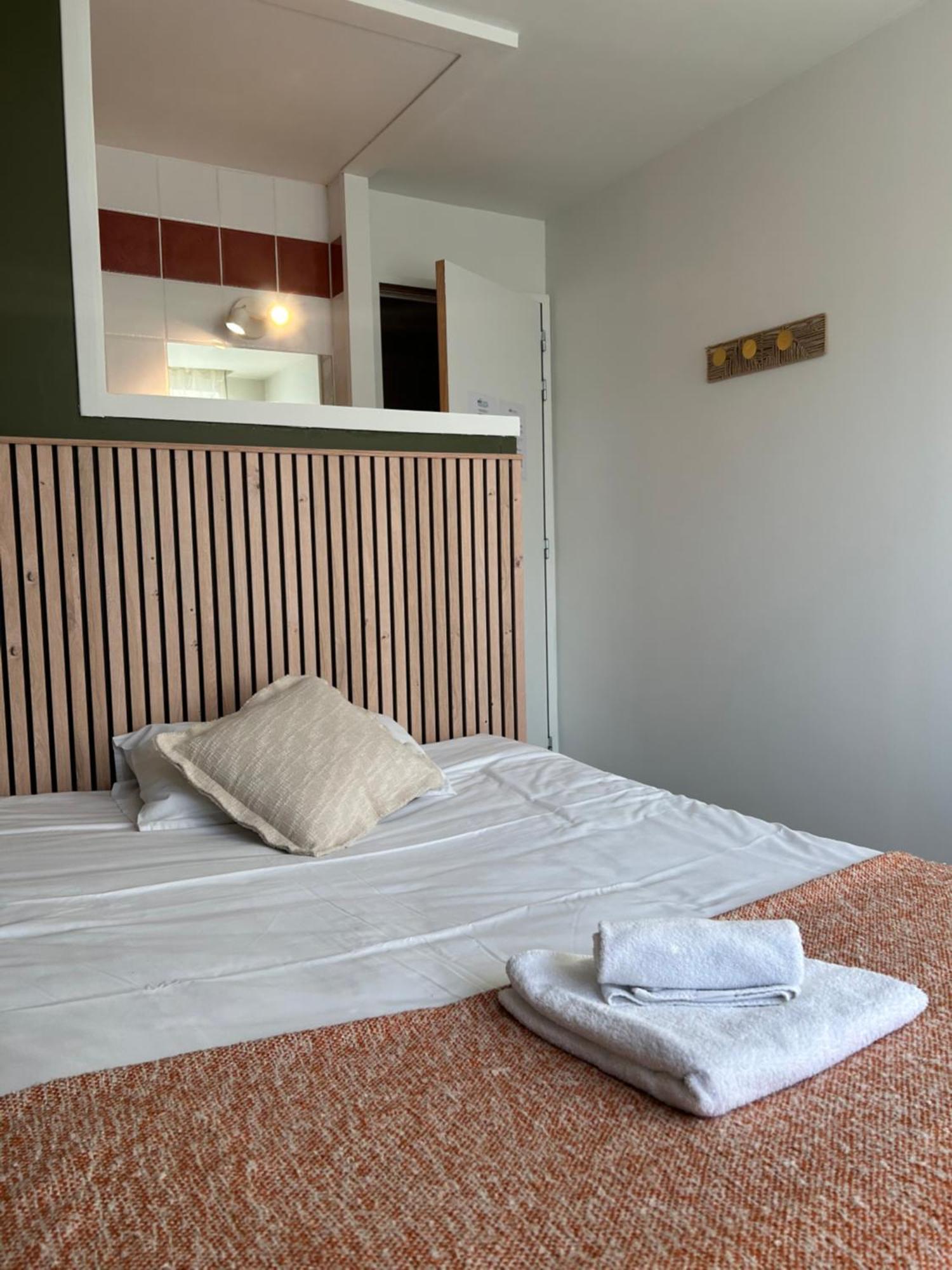Brit Hotel Des Halles Конкарно Экстерьер фото