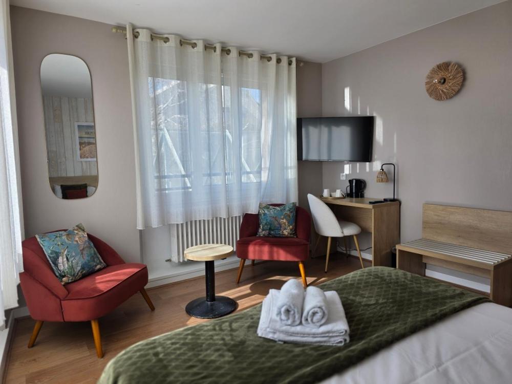 Brit Hotel Des Halles Конкарно Экстерьер фото