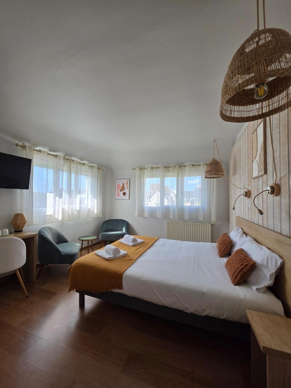 Brit Hotel Des Halles Конкарно Экстерьер фото