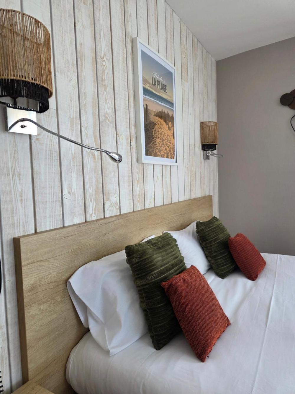 Brit Hotel Des Halles Конкарно Экстерьер фото