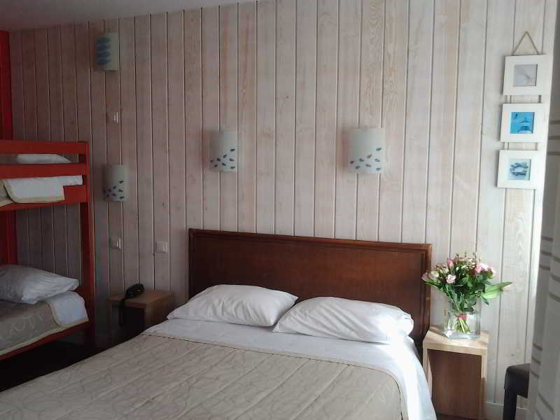 Brit Hotel Des Halles Конкарно Экстерьер фото