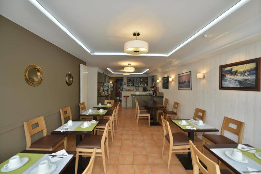 Brit Hotel Des Halles Конкарно Экстерьер фото